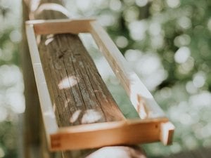 6-1/4 Medium Assembled Beekeeping Frame with Puracell™ Foundation - Double Wax image 5